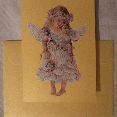 Carte 3D " Fillette ange robe blanche " enveloppe jaune