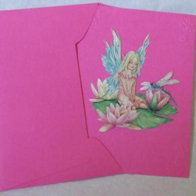 Carte 3D " Elfe, fleurs et libellule" enveloppe rose